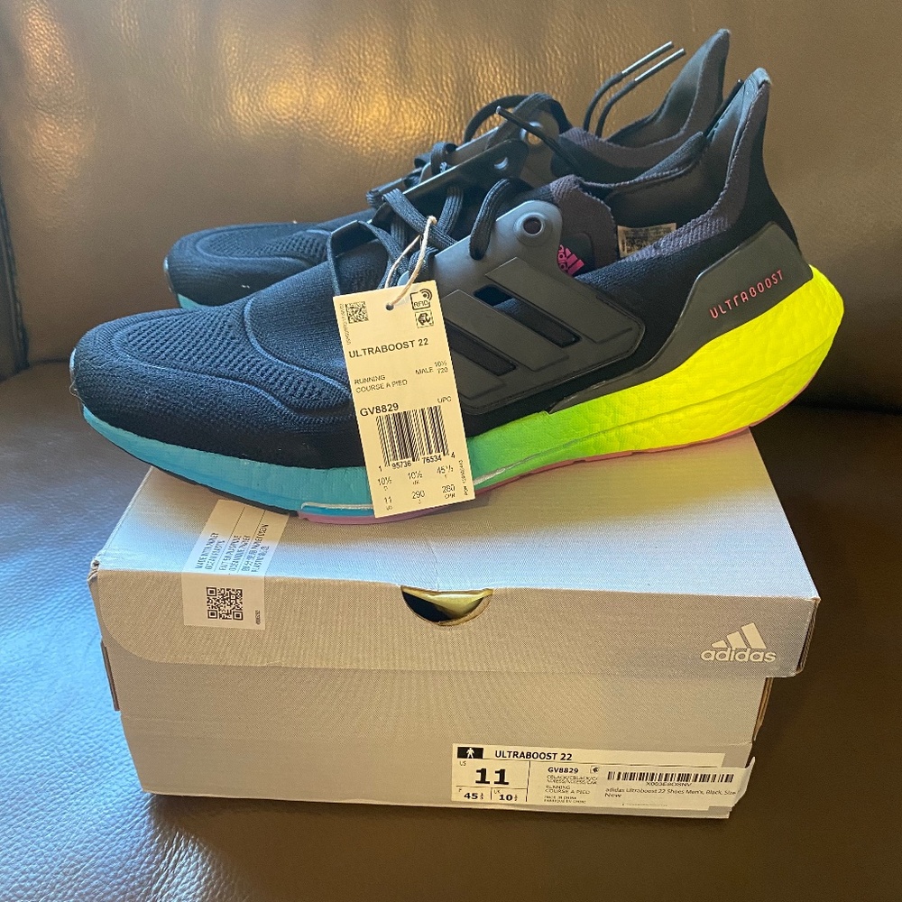 Adidas Men's Ultraboost 22 Running Shoes SIZE: 11